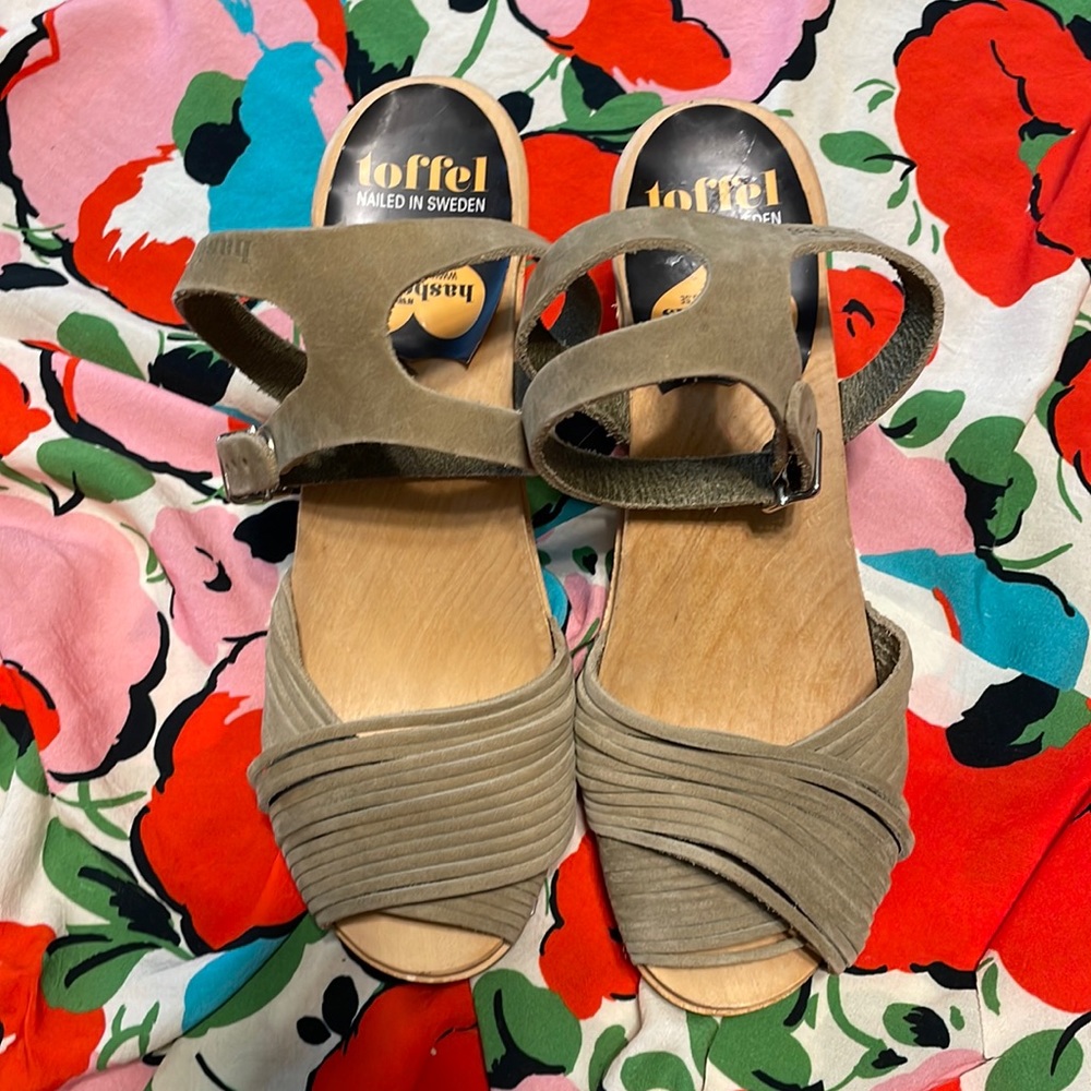 Swedish Hasbeens light olive/sage ankle strap clogs- size 36